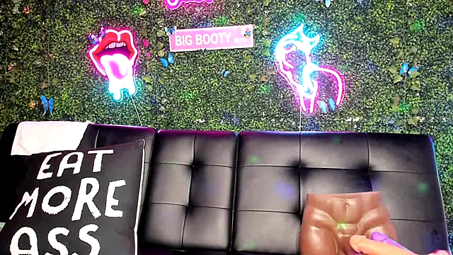 ThickAssRena online show from 12, 12, 2024