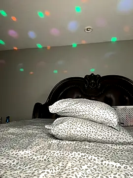 ThickAssRena online show from 5, 10, 2025