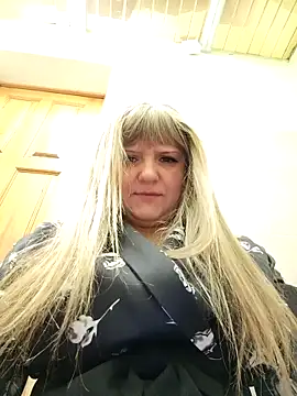 Snapshot of Office_Albertina chatting on 17, 12, 2025 Office Albertina online show from 17, 12, 2025