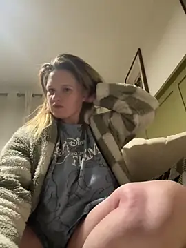 Snapshot of samanthaalice chatting on 5, 2, 2025 samanthaalice online show from 5, 2, 2025