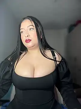 Snapshot of cami_ortiz__ chatting on 1, 1, 2025 cami ortiz   online show from 1, 1, 2025