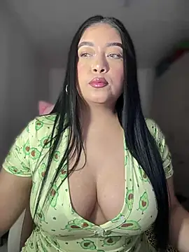 Snapshot of cami_ortiz__ chatting on 7, 2, 2025 cami ortiz   online show from 7, 2, 2025