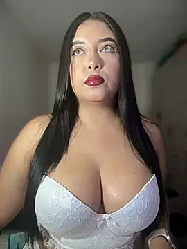 Snapshot of cami_ortiz__ chatting on 2, 3, 2025 cami ortiz   online show from 2, 3, 2025