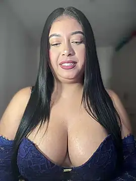 Snapshot of cami_ortiz__ chatting on 6, 3, 2025 cami ortiz   online show from 6, 3, 2025