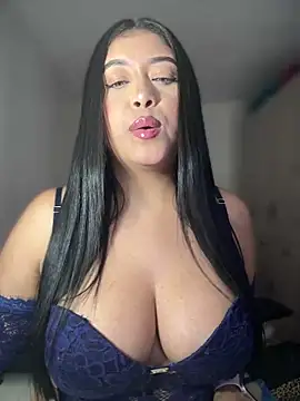 Snapshot of cami_ortiz__ chatting on 6, 3, 2025 cami ortiz   online show from 6, 3, 2025