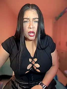 Snapshot of cami_ortiz__ chatting on 2, 10, 2025 cami ortiz   online show from 2, 10, 2025