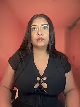 Snapshot of cami_ortiz__ chatting on 23, 10, 2025 cami ortiz   online show from 23, 10, 2025