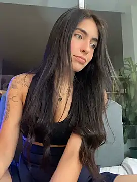 Snapshot of DaphneUwu chatting on 18, 6, 2026 DaphneUwu online show from 18, 6, 2026