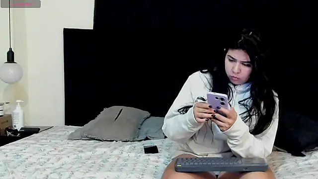 Snapshot of lissandthor13 chatting on 13, 11, 2025 lissandthor13 online show from 13, 11, 2025