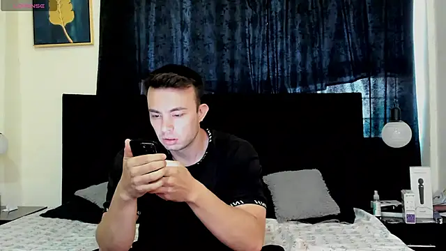 Snapshot of lissandthor13 chatting on 19, 11, 2025 lissandthor13 online show from 19, 11, 2025