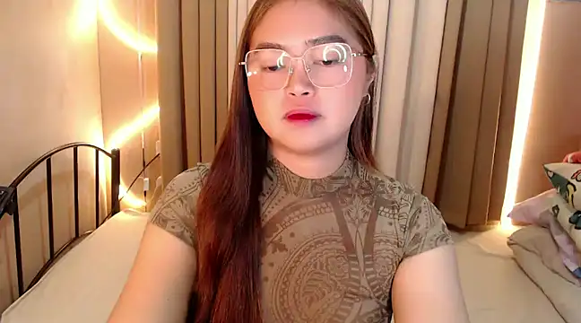 Snapshot of Itsme_claire chatting on 11, 12, 2024 Itsme claire online show from 11, 12, 2024