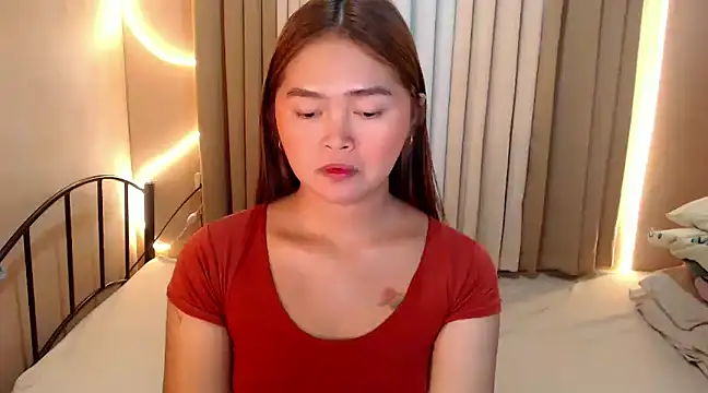 Snapshot of Itsme_claire chatting on 21, 12, 2024 Itsme claire online show from 21, 12, 2024