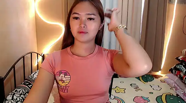 Snapshot of Itsme_claire chatting on 14, 2, 2025 Itsme claire online show from 14, 2, 2025