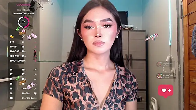 Snapshot of Itsme_claire chatting on 22, 10, 2025 Itsme claire online show from 22, 10, 2025