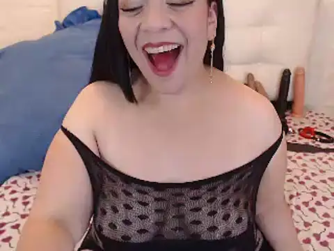 Snapshot of Angiee_BBW chatting on 4, 3, 2025 Angiee BBW online show from 4, 3, 2025