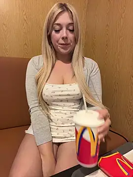 CherryAuroraa online show from 11, 10, 2025