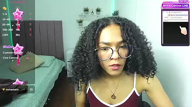 Nina lovee  online show from 5, 12, 2024