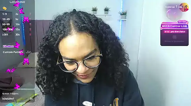 Nina lovee  online show from 16, 12, 2024