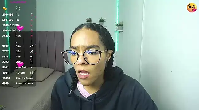 Nina lovee  online show from 19, 12, 2024