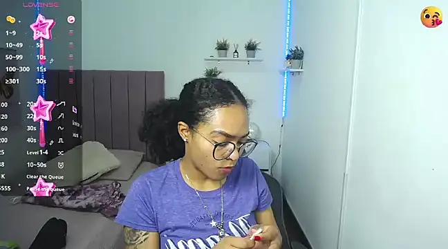 Nina lovee  online show from 23, 12, 2024