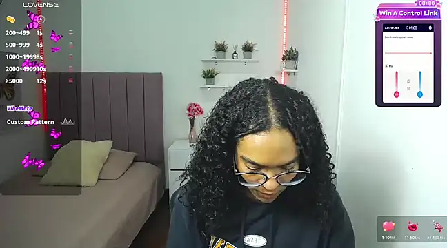 Nina lovee  online show from 27, 12, 2024
