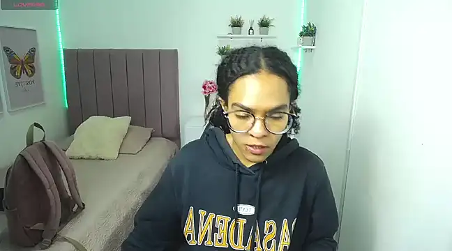 Nina lovee  online show from 28, 12, 2024