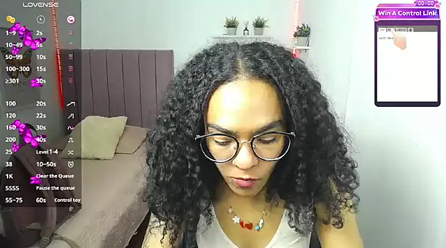 Nina lovee  online show from 28, 12, 2024