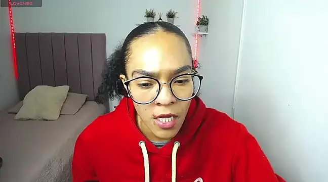 Nina lovee  online show from 9, 1, 2025