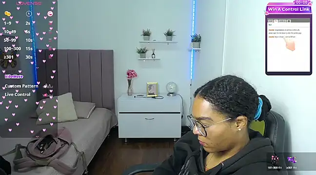 Nina lovee  online show from 17, 2, 2025