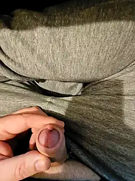 Snapshot of cross10 chatting on 4, 2, 2025 cross10 online show from 4, 2, 2025