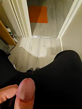 Snapshot of cross10 chatting on 7, 1, 2026 cross10 online show from 7, 1, 2026