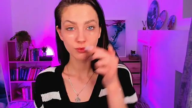 Snapshot of EmilyWilden chatting on 17, 2, 2025 EmilyWilden online show from 17, 2, 2025