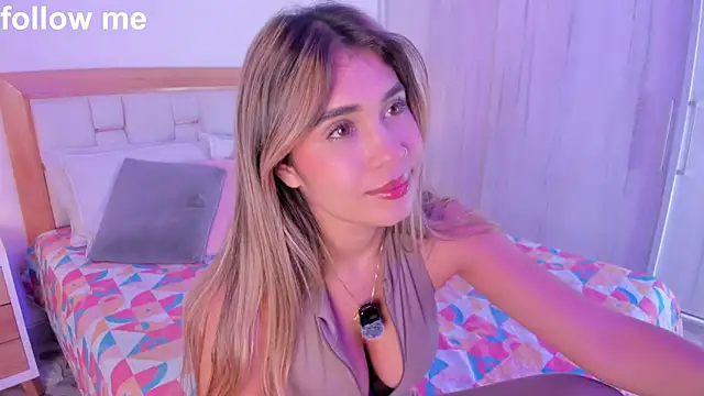 Snapshot of missjuliaa_ chatting on 9, 9, 2025 missjuliaa online show from 9, 9, 2025