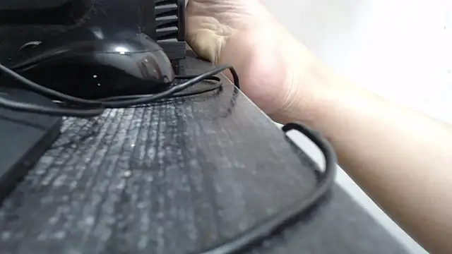 Snapshot of Laura_hottt chatting on 15, 11, 2025 Laura hottt online show from 15, 11, 2025