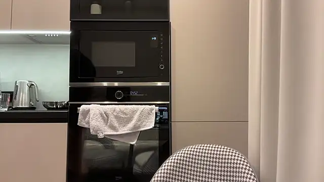 Bear bear  online show from 22, 11, 2025