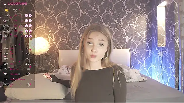 Snapshot of MiaMiaMeow chatting on 18, 10, 2025 MiaMiaMeow online show from 18, 10, 2025