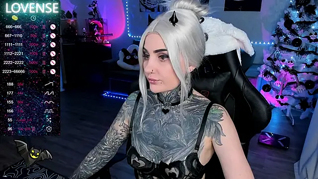 Snapshot of RachelQueen_ chatting on 7, 1, 2025 RachelQueen online show from 7, 1, 2025