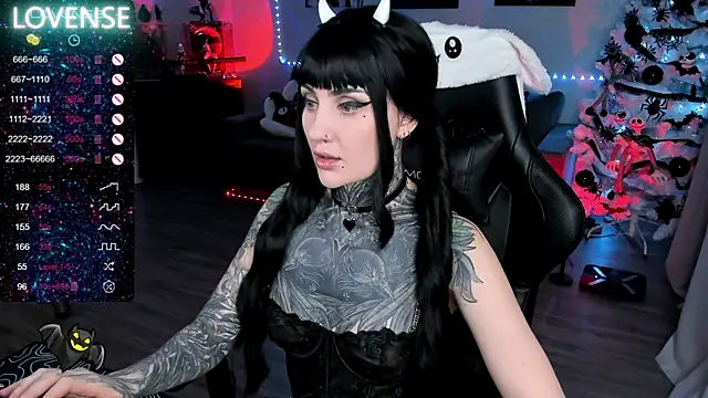 Snapshot of RachelQueen_ chatting on 1, 2, 2025 RachelQueen online show from 1, 2, 2025