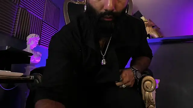 Snapshot of BeardAndrew chatting on 12, 10, 2025 BeardAndrew online show from 12, 10, 2025