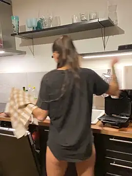 Snapshot of spottyyy chatting on 18, 1, 2026 spottyyy online show from 18, 1, 2026