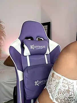 sofia henaok online show from 15, 12, 2025