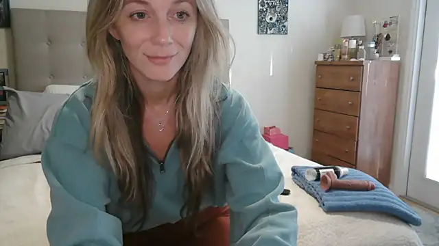 Snapshot of Heyitsmee33 chatting on 7, 11, 2025 Heyitsmee33 online show from 7, 11, 2025