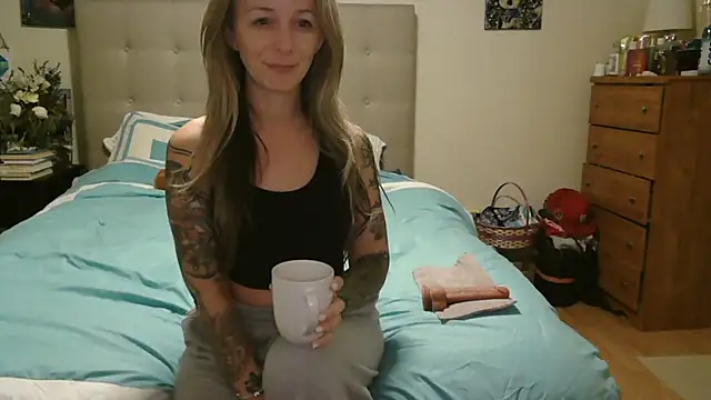 Heyitsmee33 online show from 23, 4, 2026