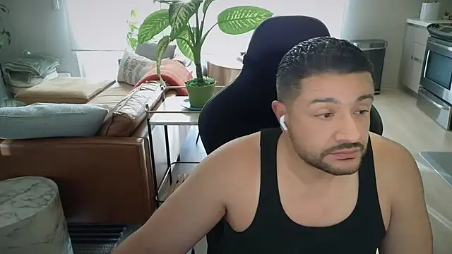 Snapshot of HungandThickLatin chatting on 1, 11, 2025 HungandThickLatin online show from 1, 11, 2025