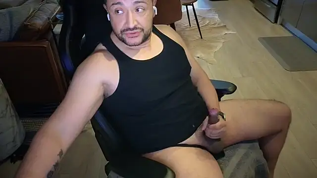 Snapshot of HungandThickLatin chatting on 20, 11, 2025 HungandThickLatin online show from 20, 11, 2025