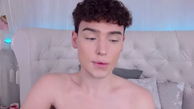 Snapshot of RobbyCharming chatting on 5, 11, 2025 RobbyCharming online show from 5, 11, 2025