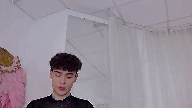 Snapshot of RobbyCharming chatting on 19, 12, 2025 RobbyCharming online show from 19, 12, 2025