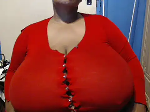 Snapshot of CUTEFIRMMELONSS chatting on 12, 12, 2024 CUTEFIRMMELONSS online show from 12, 12, 2024