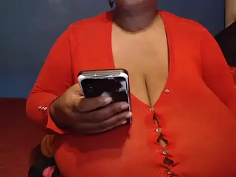 Snapshot of CUTEFIRMMELONSS chatting on 11, 2, 2025 CUTEFIRMMELONSS online show from 11, 2, 2025
