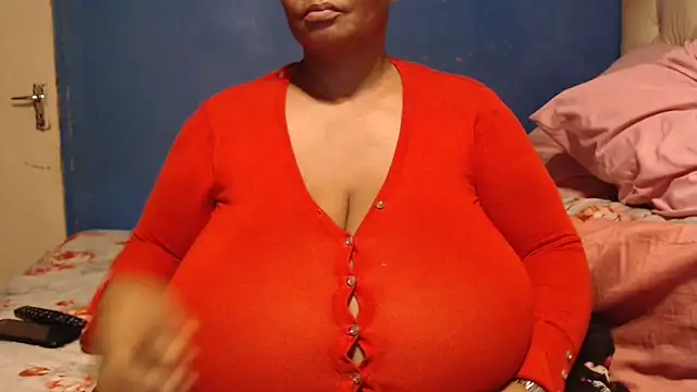 Snapshot of CUTEFIRMMELONSS chatting on 2, 10, 2025 CUTEFIRMMELONSS online show from 2, 10, 2025